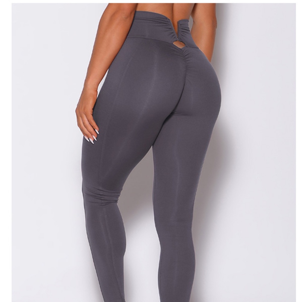 Bombshell Sportswear RARE Victory Scrunch Leggings